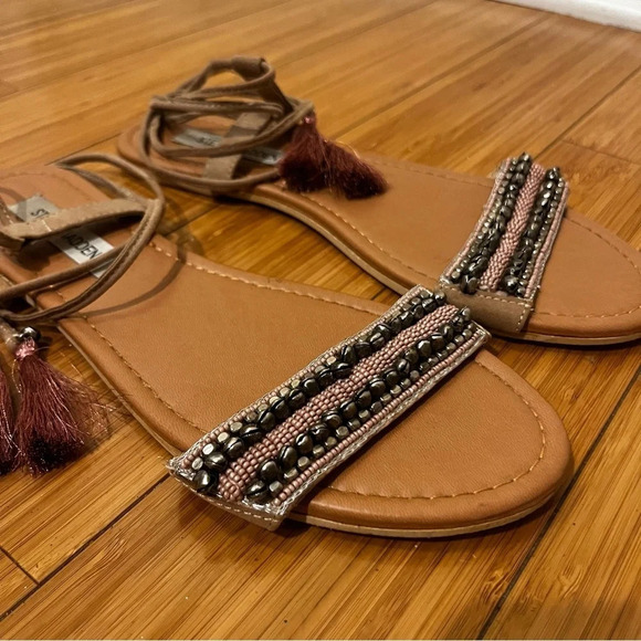 STEVE MADDEN Boho Beachy Leg Wrap Metallic Tassel Beaded Bells Sandals - Picture 2 of 6